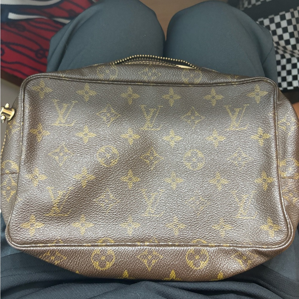 Lv vintage on chain